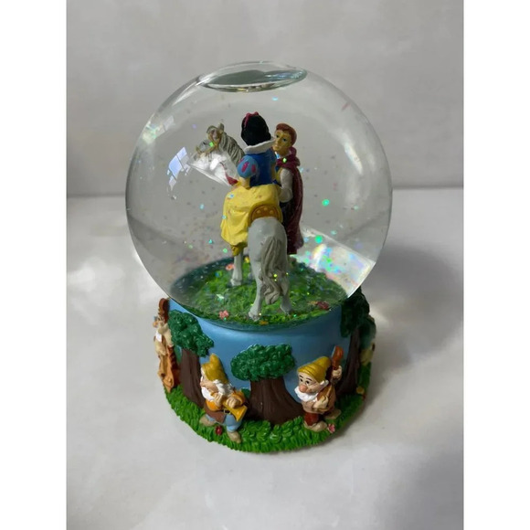 Disney Snow White Prince Florian "I Love You Truly” Snow Globe Music Box Enesco - Picture 2 of 9